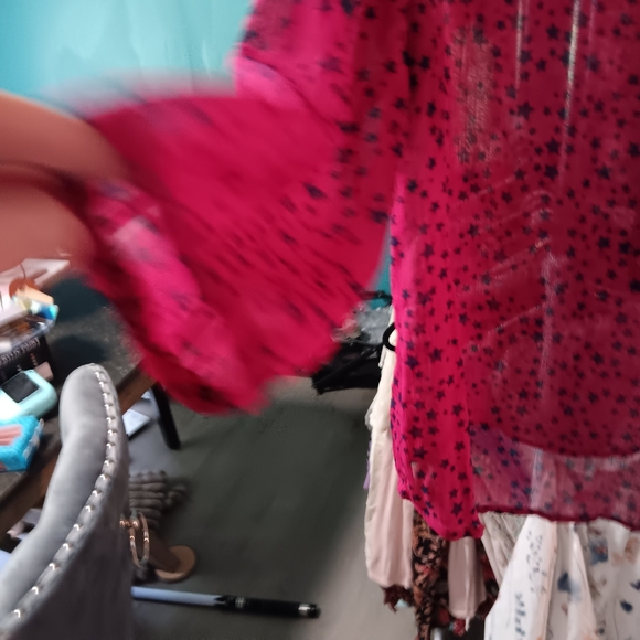 Old Navy Pink Sheer Star Blouse - Picture 4 of 8